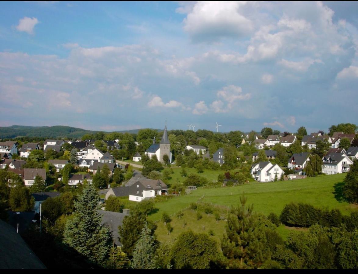 Ferienwohnung & Zimmer Olpe bei Meschede Екстериор снимка